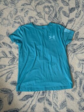 Under Armour Men’s Teal Crewneck Logo Tee —- Size Small